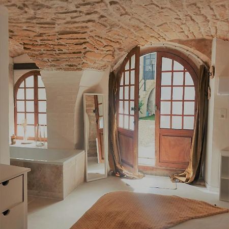 Bed and Breakfast La Cachette Aigues-Vives  Экстерьер фото