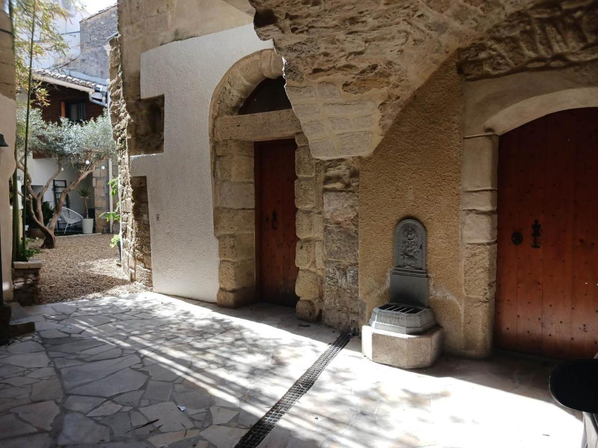 Bed and Breakfast La Cachette Aigues-Vives  Экстерьер фото