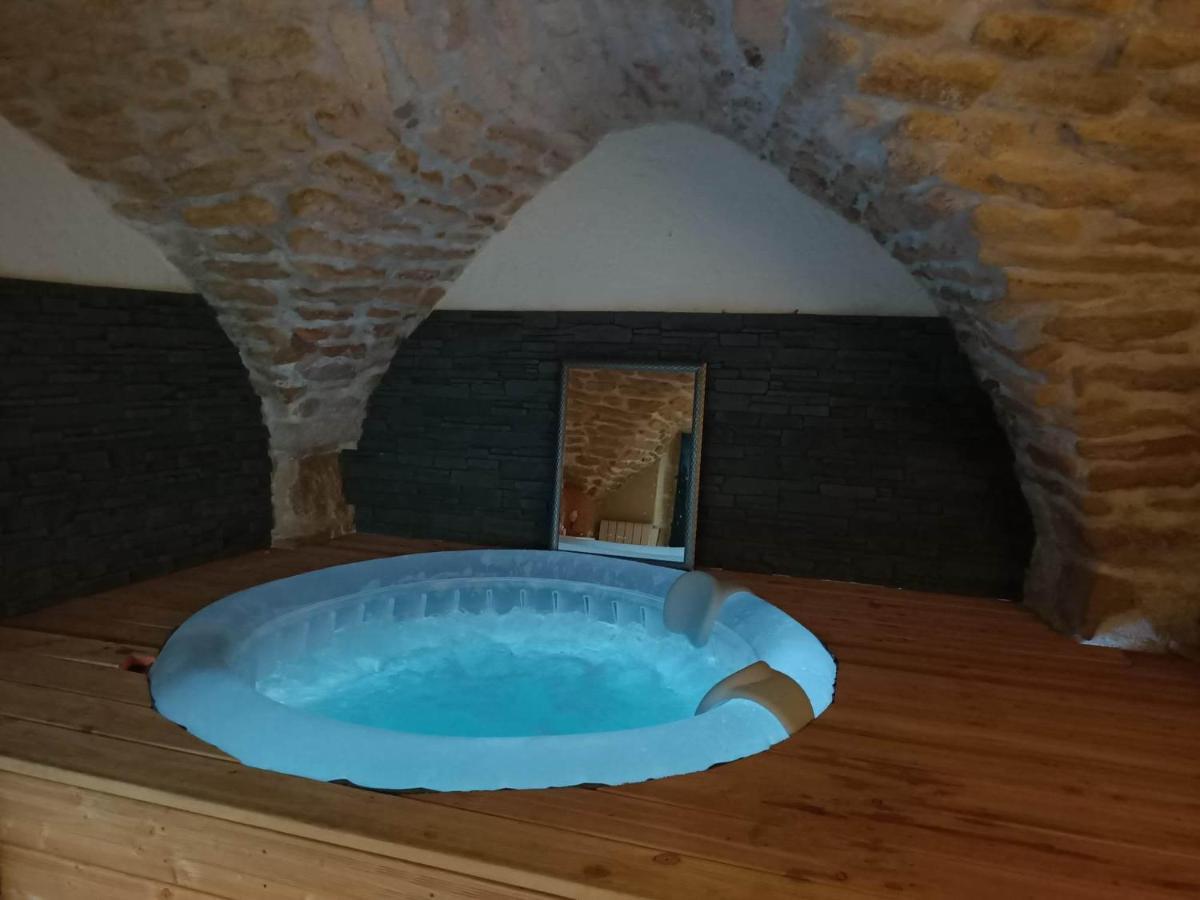 Bed and Breakfast La Cachette Aigues-Vives  Экстерьер фото