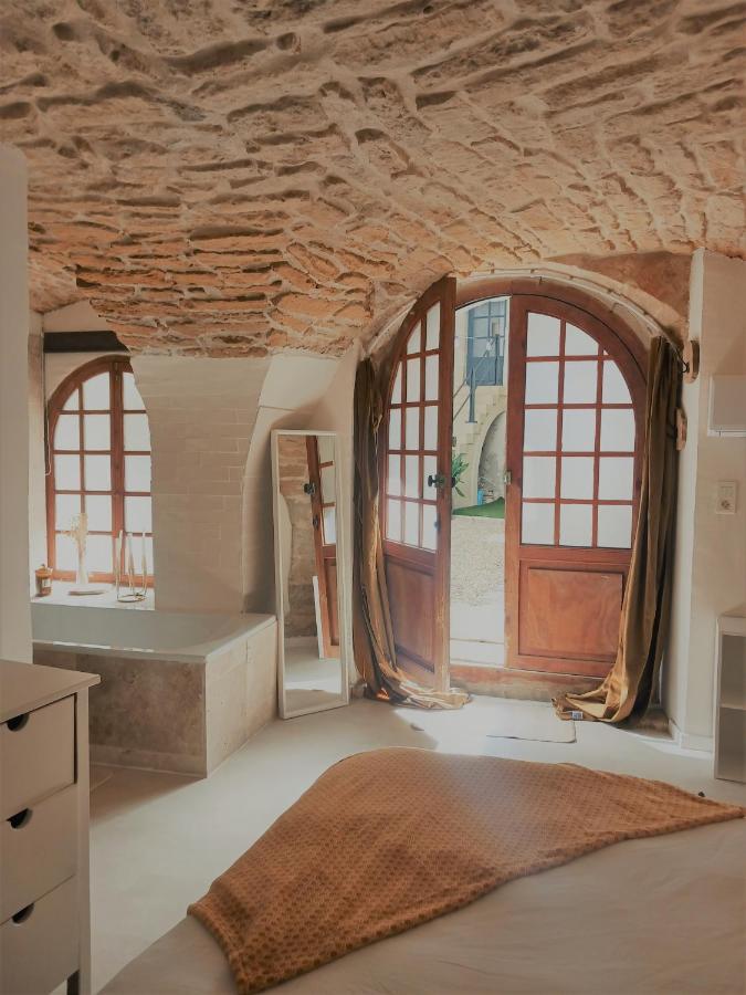Bed and Breakfast La Cachette Aigues-Vives  Экстерьер фото