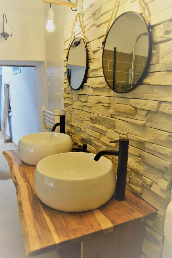 Bed and Breakfast La Cachette Aigues-Vives  Экстерьер фото